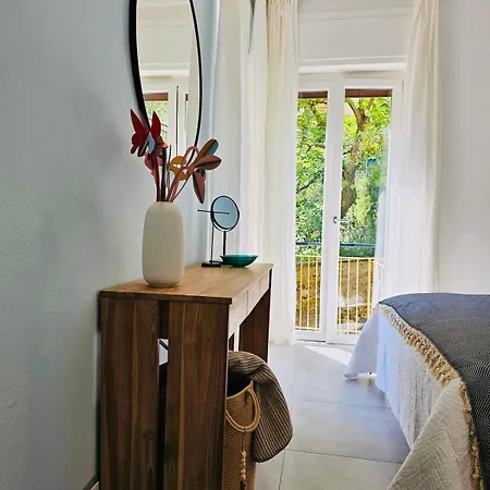 Claudia's Luxurious Garden Διαμέρισμα *