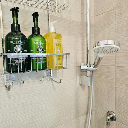 شقة Claudia's Luxurious Garden *