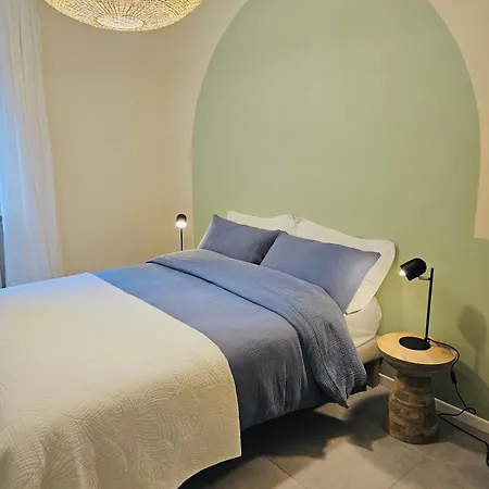 Claudia's Luxurious Garden