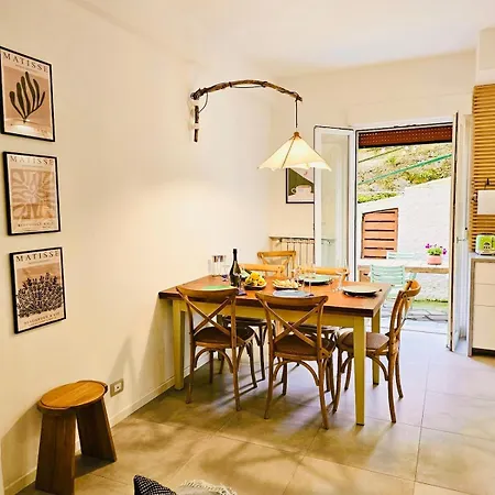 Claudia's Luxurious Garden Διαμέρισμα