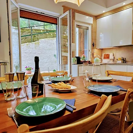 Claudia's Luxurious Garden