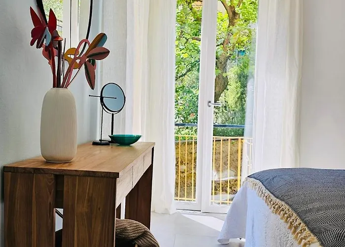 Claudia's Luxurious Garden Lejlighed *