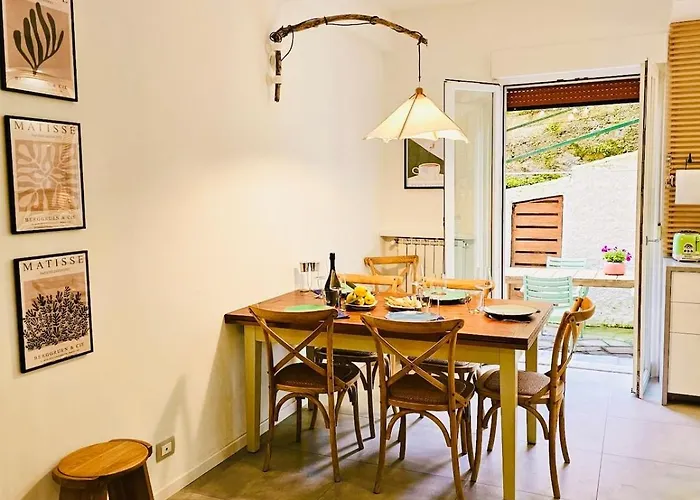 Claudia's Luxurious Garden Lejlighed