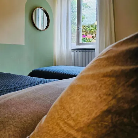 Claudia's Luxurious Garden Appartement *