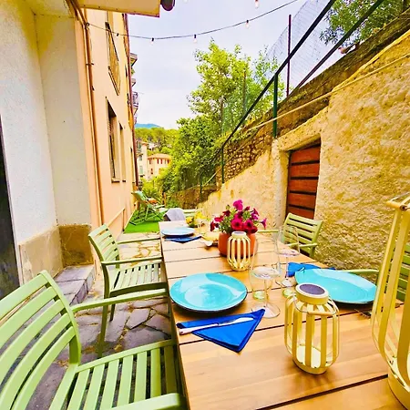 Claudia's Luxurious Garden